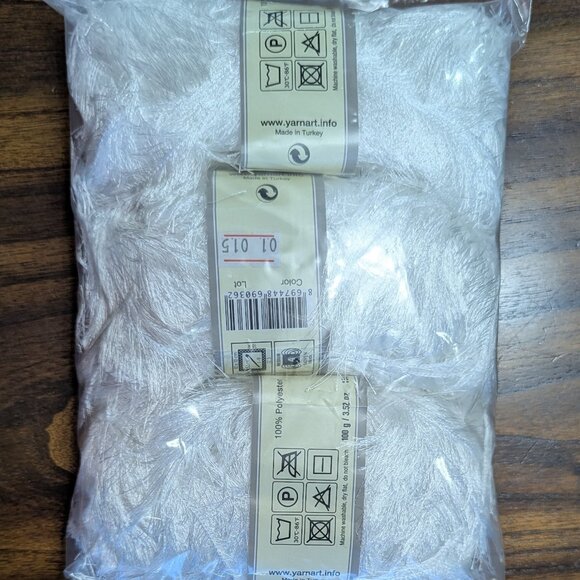 NEW Lot of 3 Skeins of YarnArt Samba Yarn in White - Picture 4 of 4